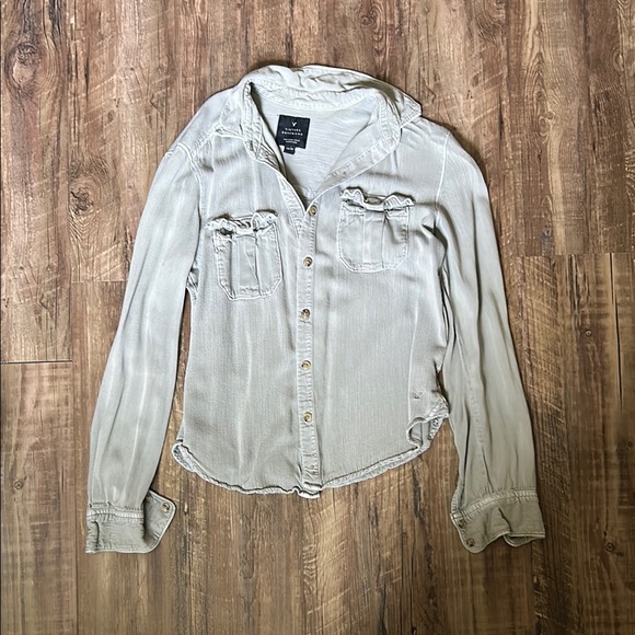 American Eagle Outfitters Tops - American Eagle Shirt Light Gray Button-Up Shirt